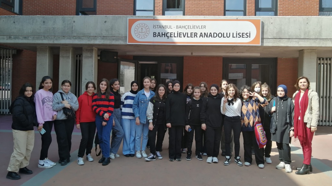 HEDEF 2023 LGS Projesi Kapsamında Bahçelievler Anadolu Lisesini Tanıtım Gezisine Katıldık