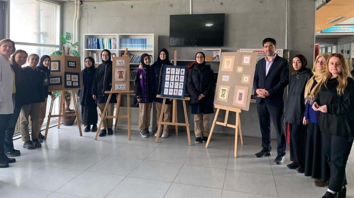 Öğrencilerimizin İslami Sanatlardan ''HAT, ÇİNİ ve TEZHİP'' Eserlerinden Oluşan Sergisi